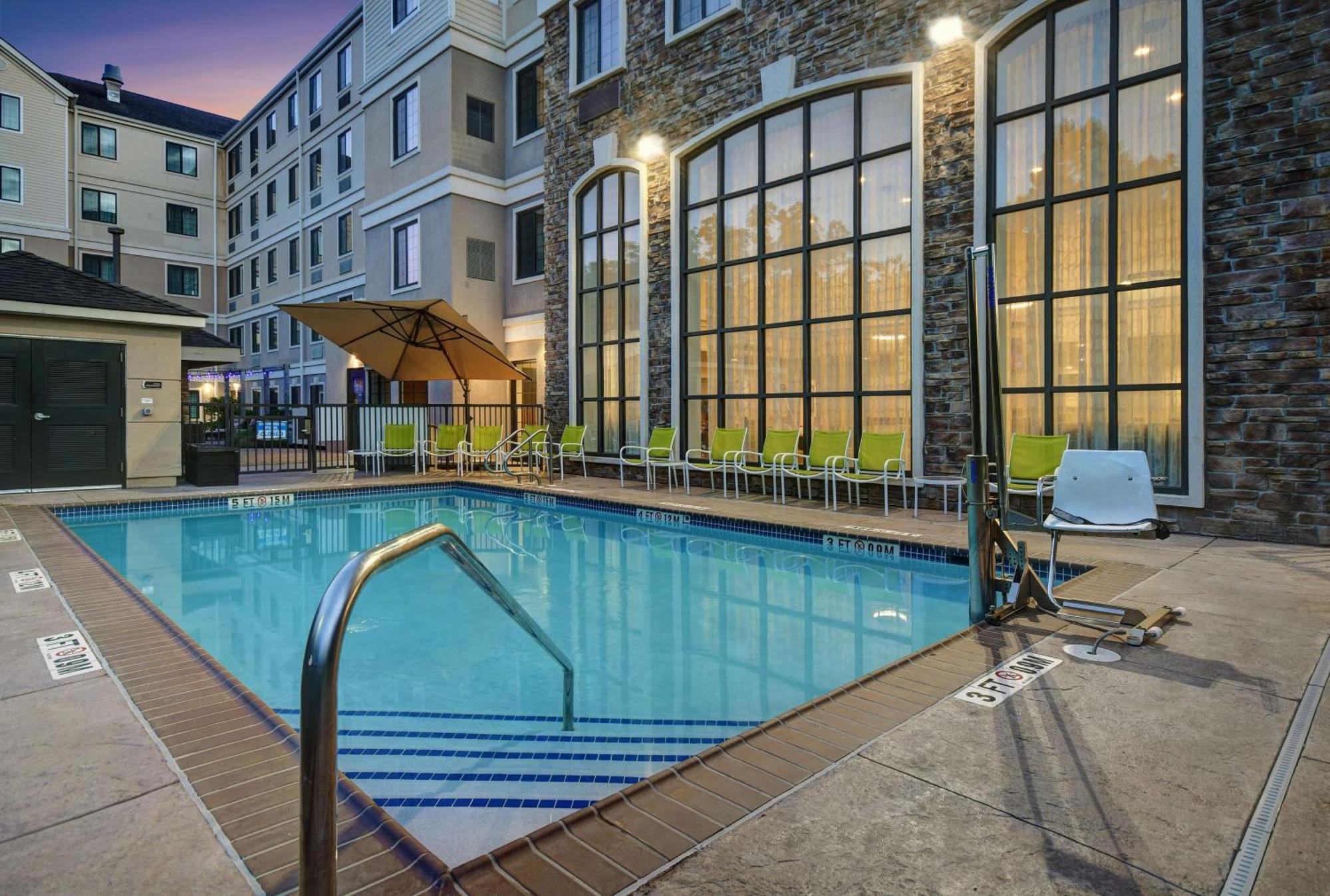 Homewood Suites By Hilton Eatontown Exterior foto