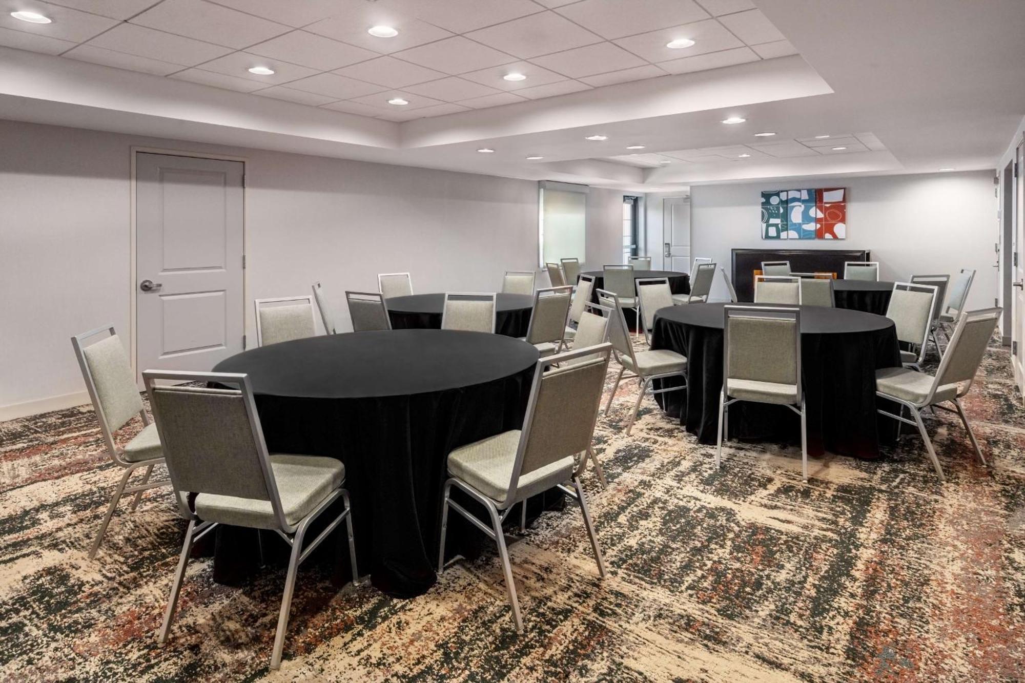 Homewood Suites By Hilton Eatontown Exterior foto