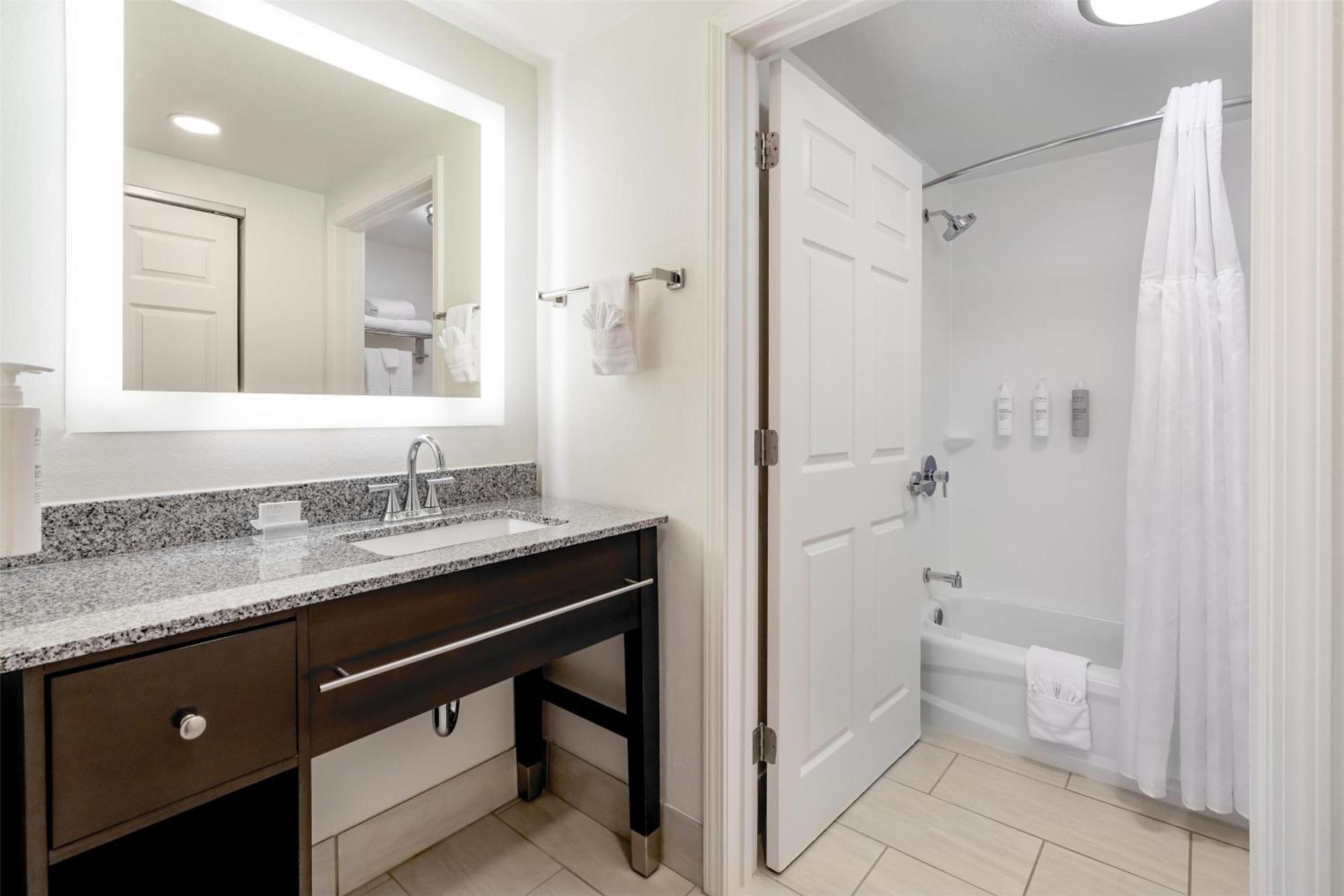 Homewood Suites By Hilton Eatontown Exterior foto